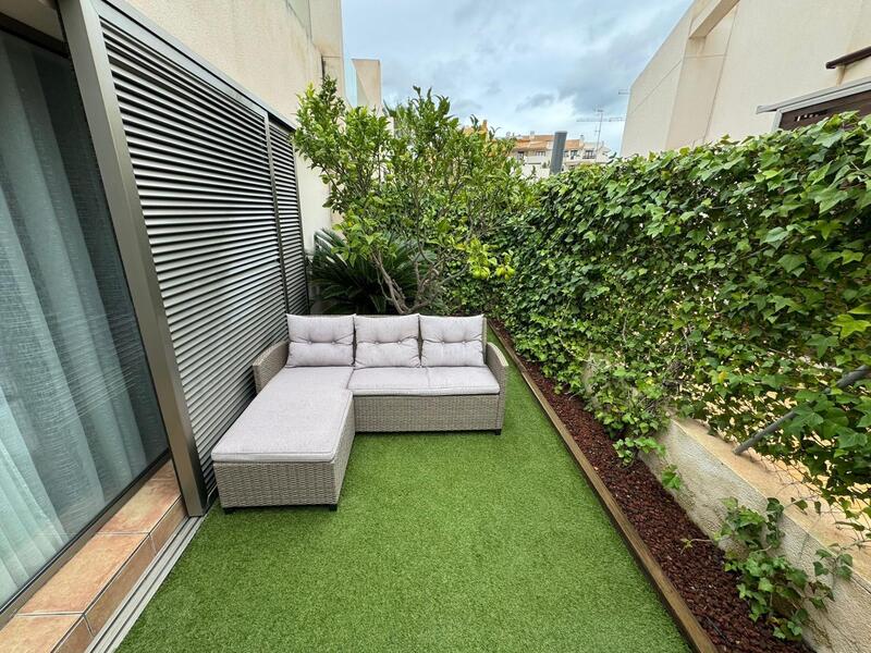 3 спальная комната городская тюрьма продается