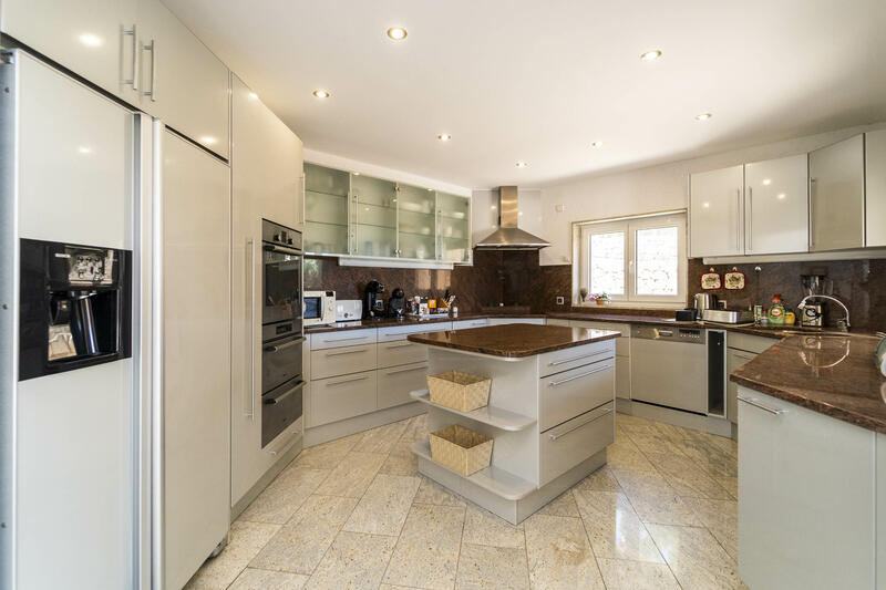 6 Schlafzimmer Villa zu verkaufen