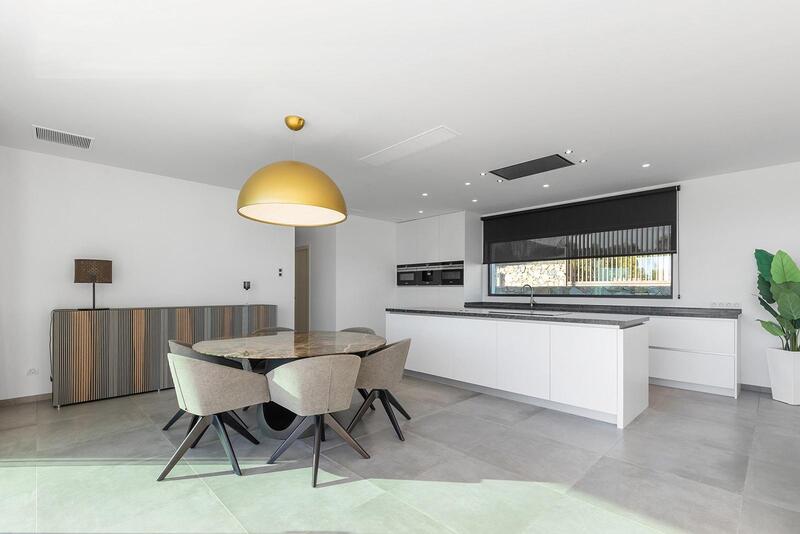 4 спальная комната вилла продается