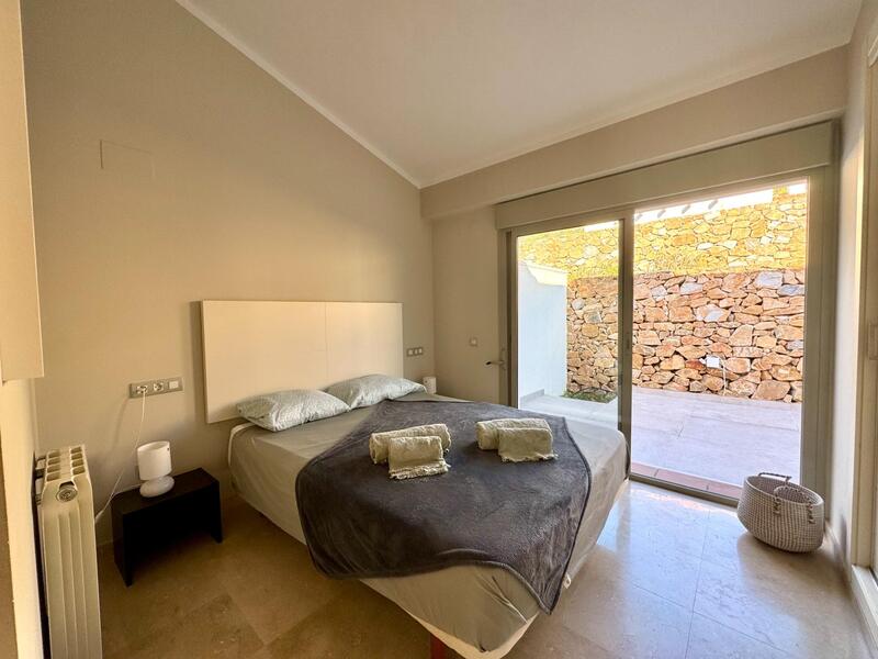 3 спальная комната вилла продается