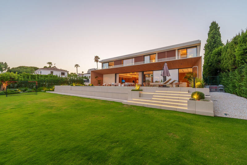 6 bedroom Villa for sale 6 bedroom Villa for sale