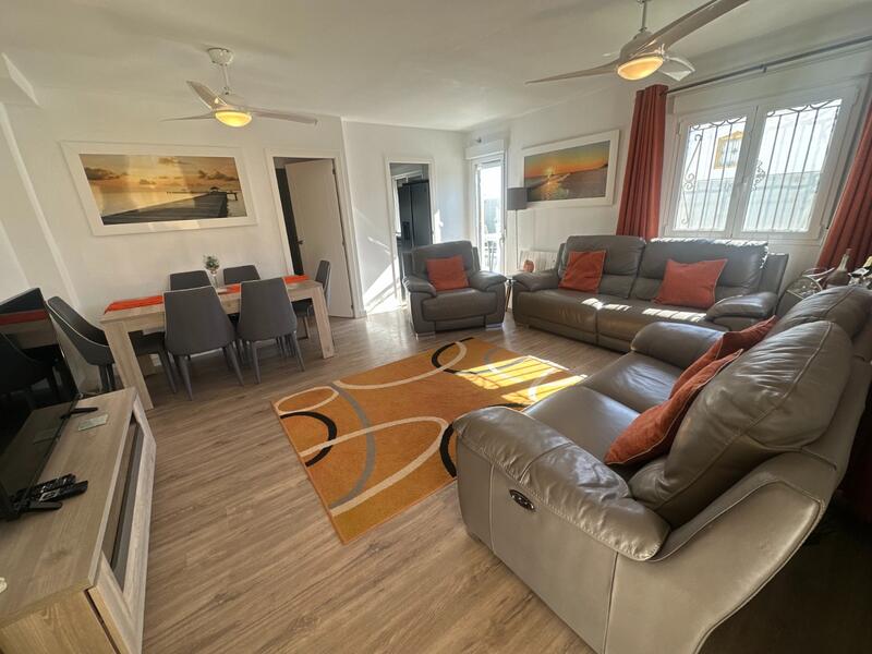 3 slaapkamer Gezinswoning Te koop 3 slaapkamer Gezinswoning Te koop