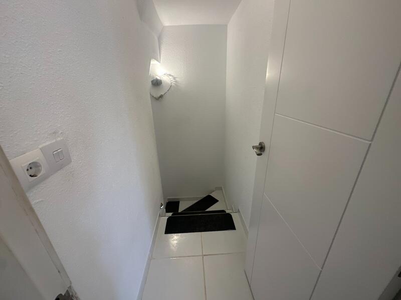 3 slaapkamer Gezinswoning Te koop 3 slaapkamer Gezinswoning Te koop