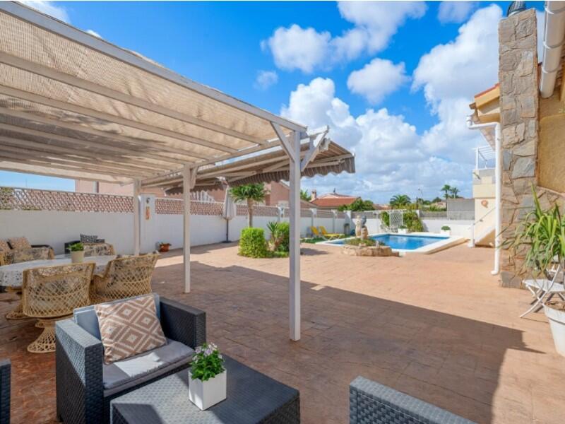 7 bedroom Villa for sale