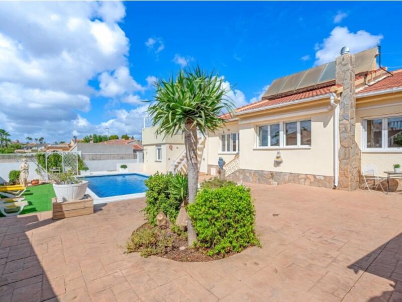 7 bedroom Villa for sale