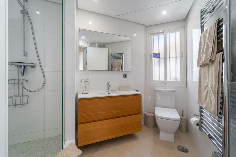 4 bedroom Townhouse for sale