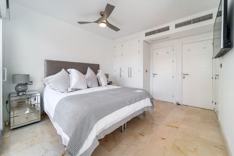 4 bedroom Townhouse for sale