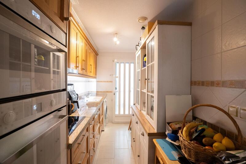 2 bedroom Townhouse for sale