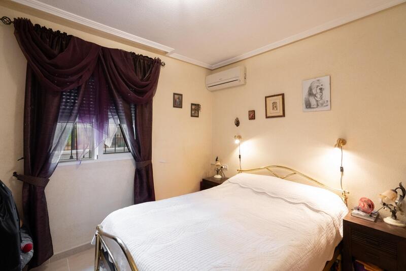 2 bedroom Townhouse for sale