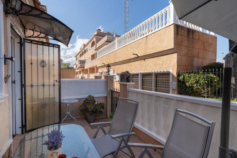 2 bedroom Townhouse for sale