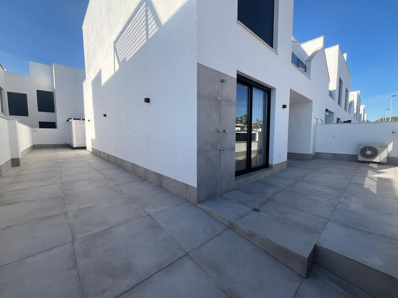 3 bedroom Apartment for sale