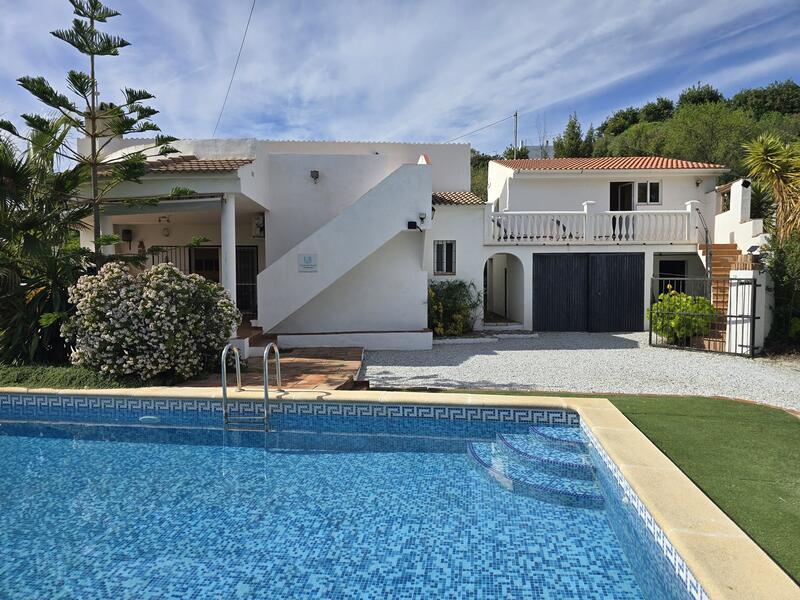 Villa for sale in Benamargosa, Málaga