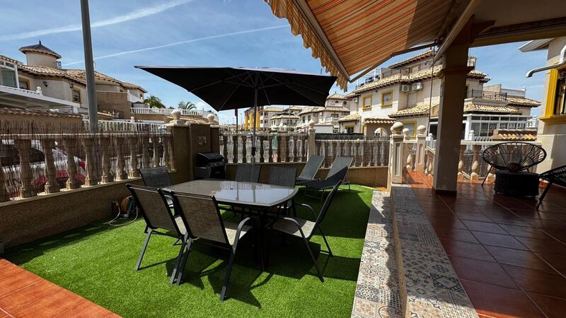 3 bedroom Townhouse for sale