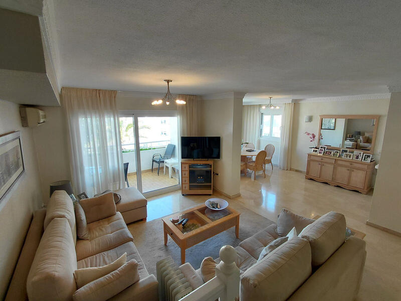 3 bedroom Apartment for sale