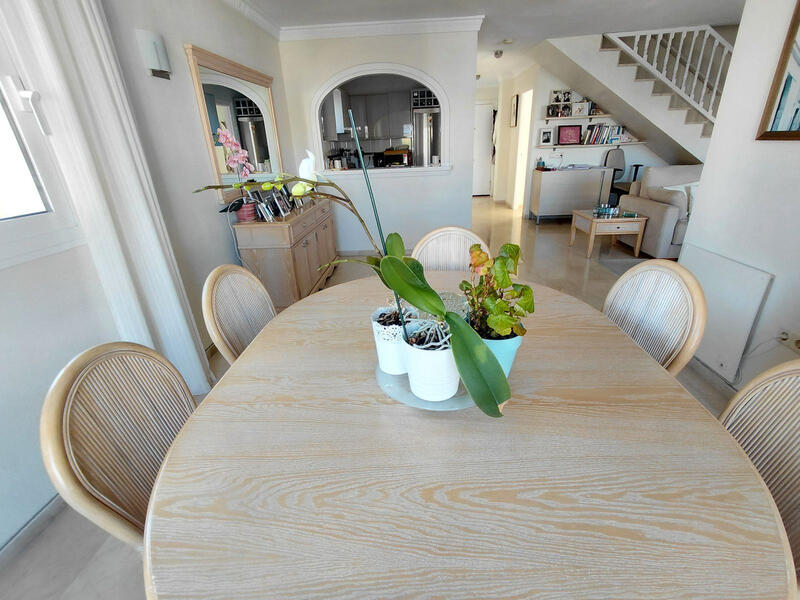 3 bedroom Apartment for sale