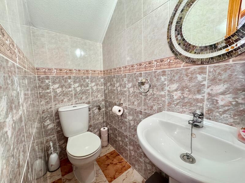 2 bedroom Townhouse for sale