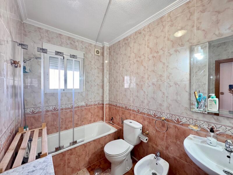 2 bedroom Townhouse for sale