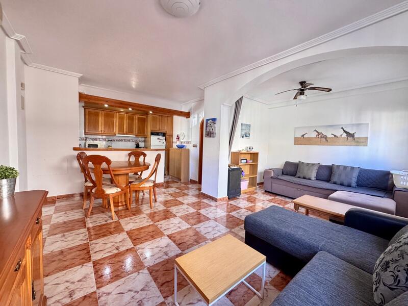 2 bedroom Townhouse for sale