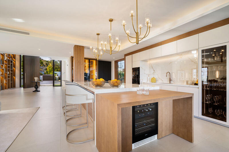 6 bedroom Villa for sale