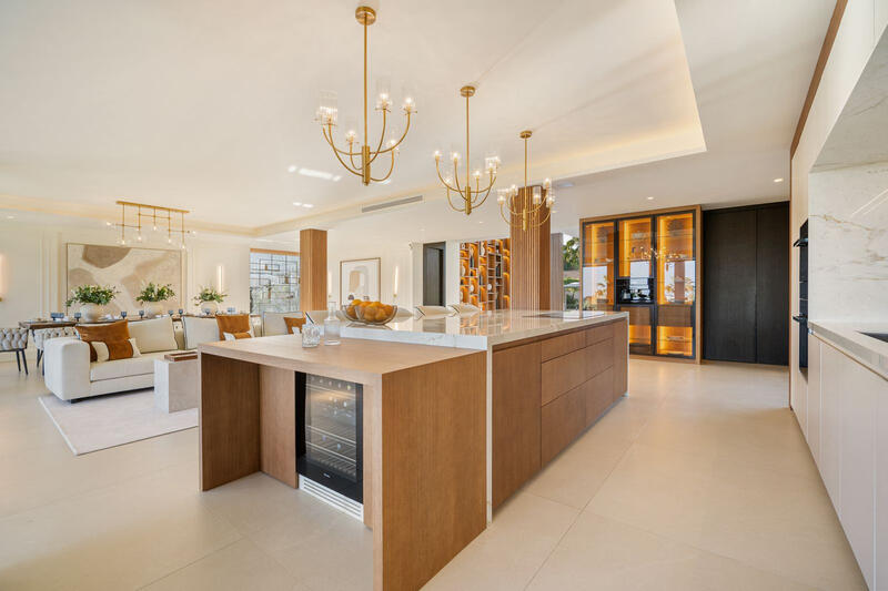 6 bedroom Villa for sale