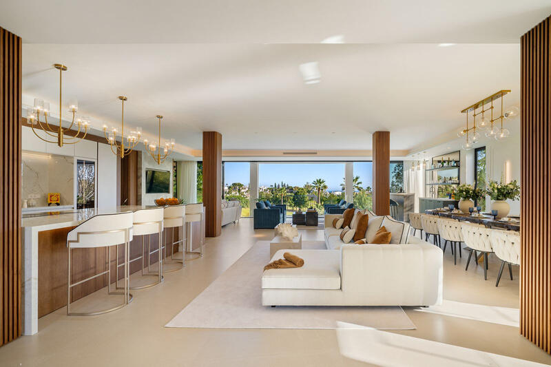 6 bedroom Villa for sale