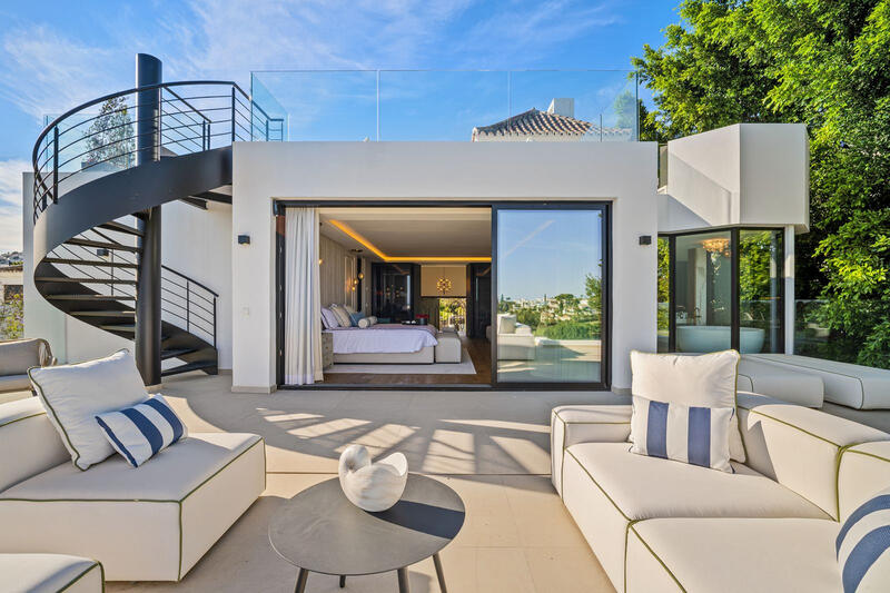 6 bedroom Villa for sale