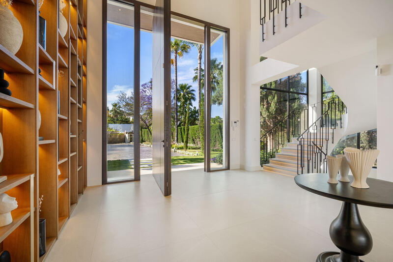 6 bedroom Villa for sale