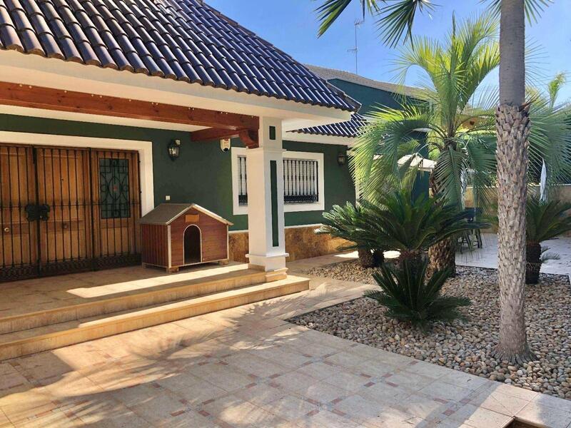 6 bedroom Villa for sale