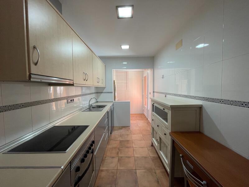 4 bedroom Townhouse for sale