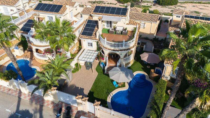 Villa for sale in Santa Pola, Alicante