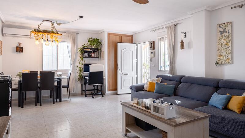 6 bedroom Villa for sale