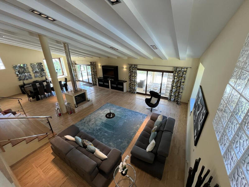 6 bedroom Villa for sale