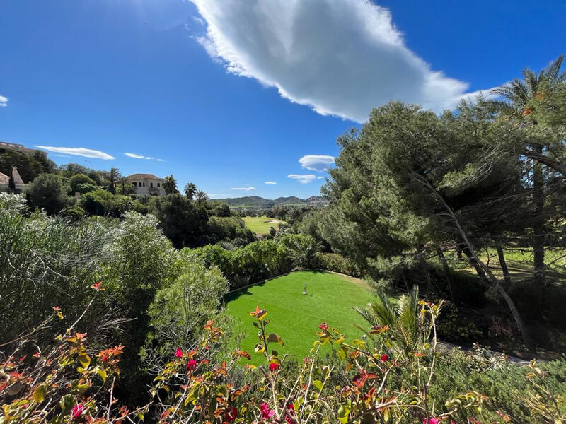 6 bedroom Villa for sale