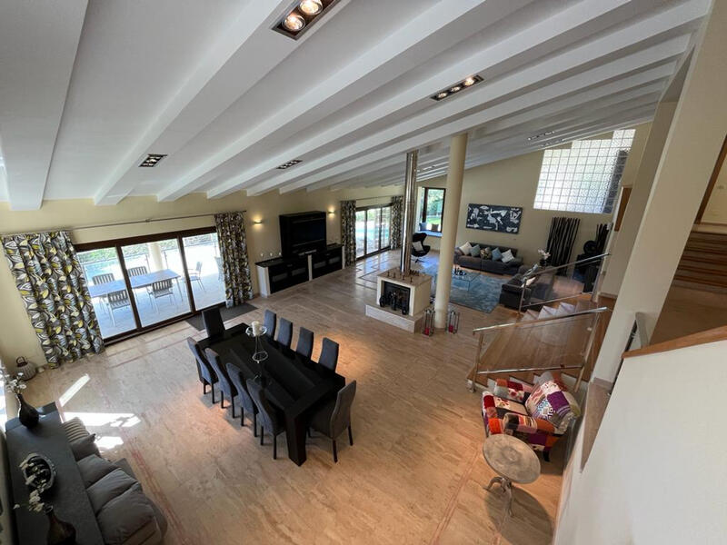 6 bedroom Villa for sale