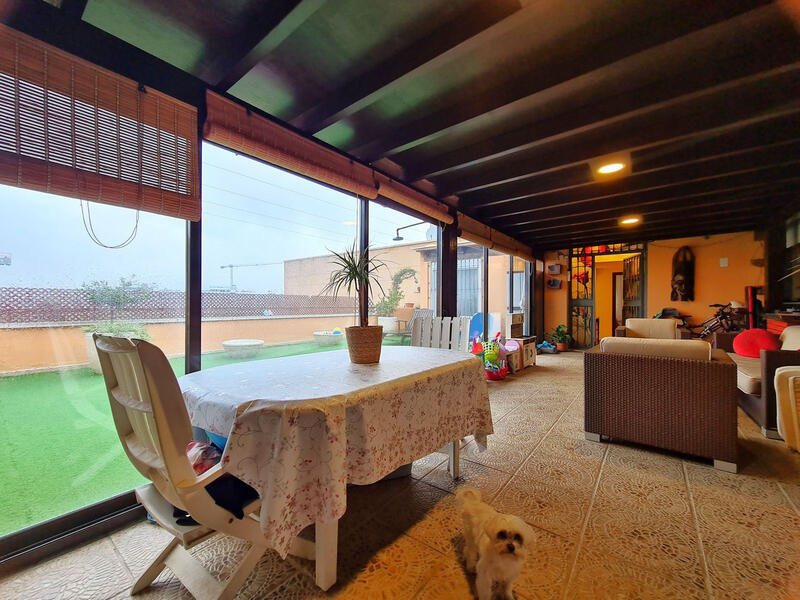 4 bedroom Apartment for sale