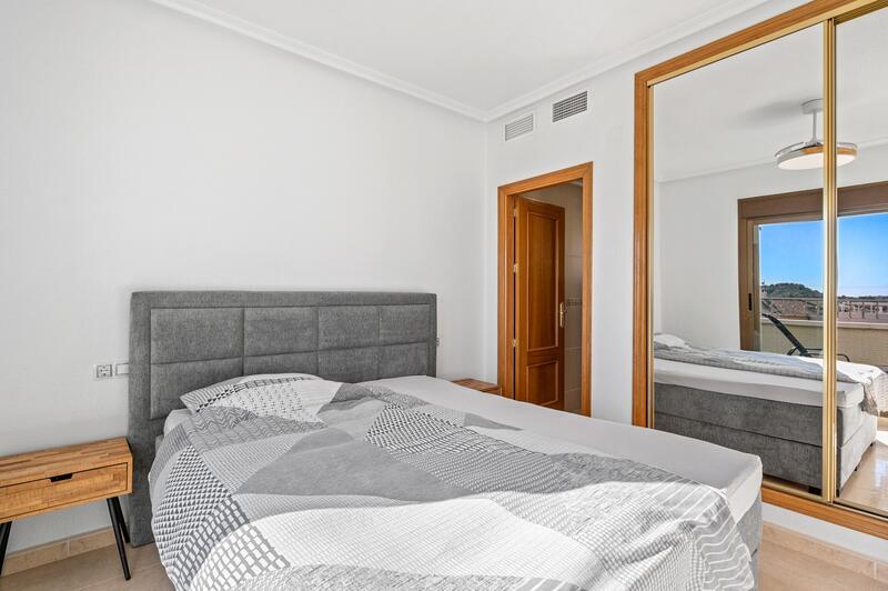 3 спальная комната городская тюрьма продается