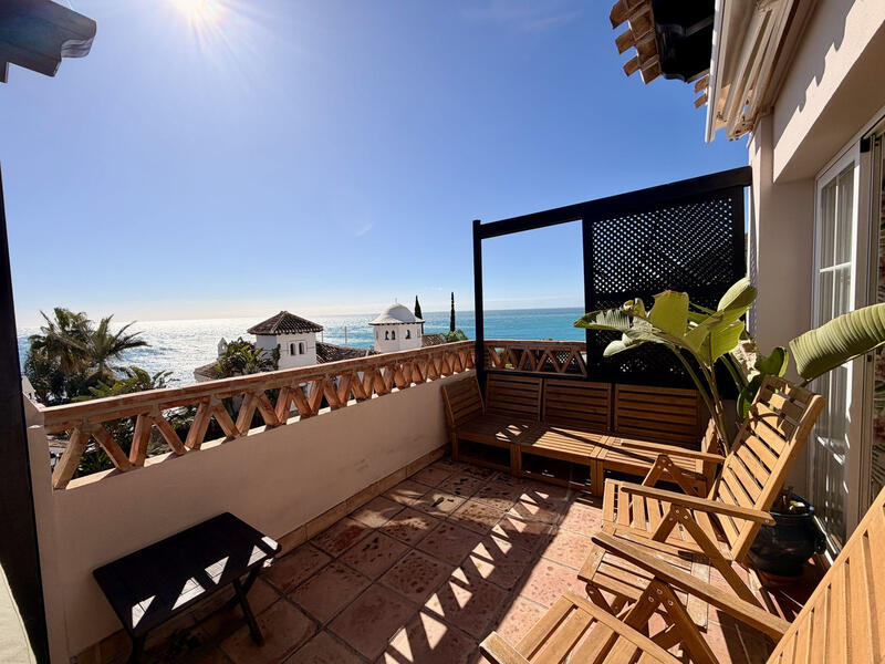 4 bedroom Townhouse for sale