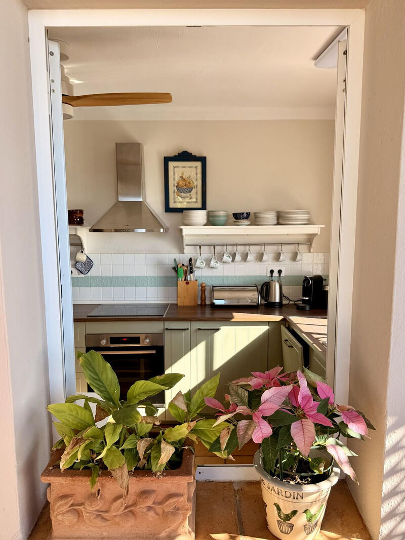 4 bedroom Townhouse for sale