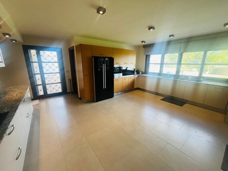 4 bedroom Villa for sale