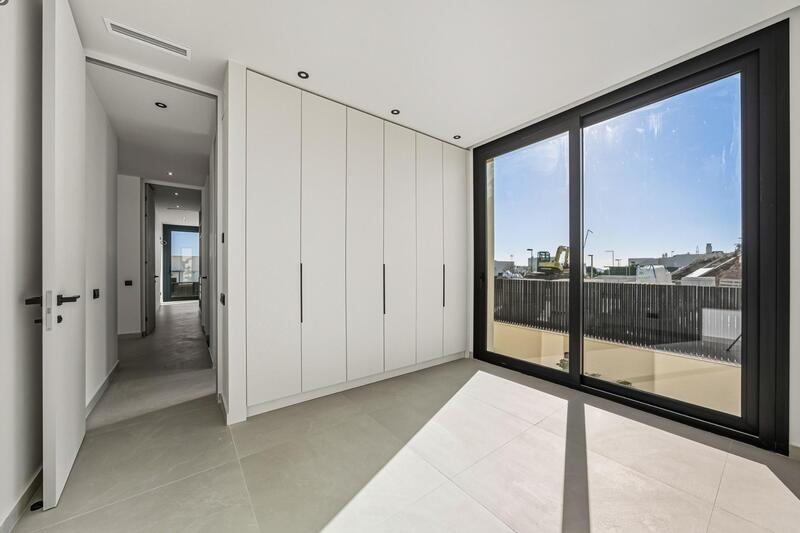 4 slaapkamer Villa Te koop