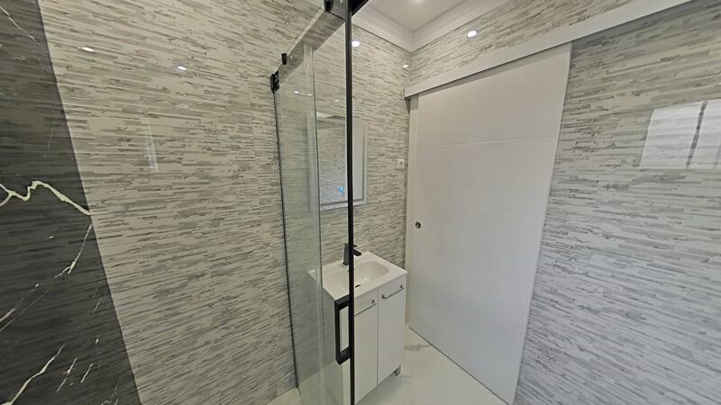 3 slaapkamer Gezinswoning Te koop