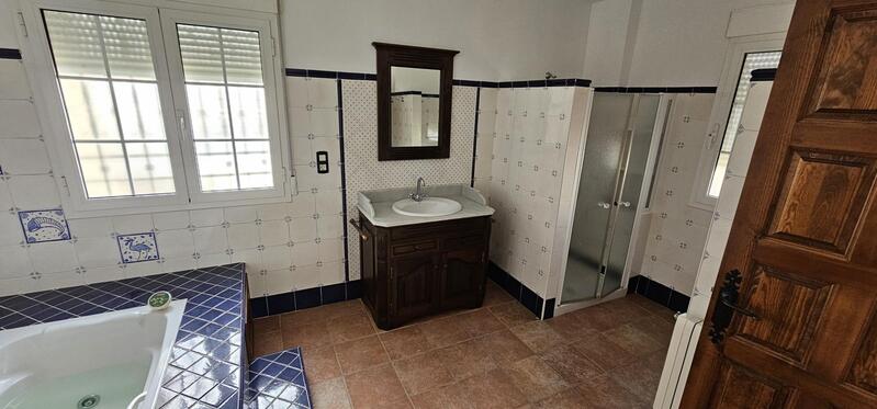 4 chambre Auberge à vendre