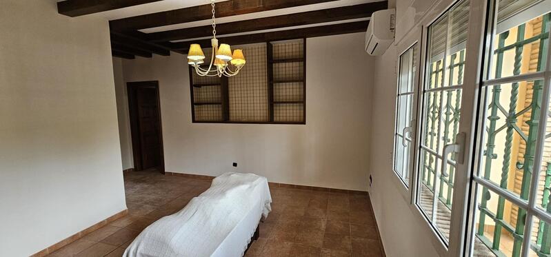 4 chambre Auberge à vendre