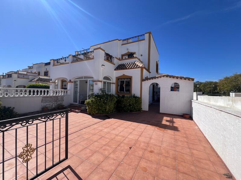 Villa for sale in Entre Naranjos -Flores, Alicante