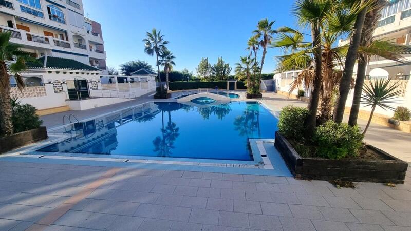 Apartamento en venta en Torrevieja, Alicante
