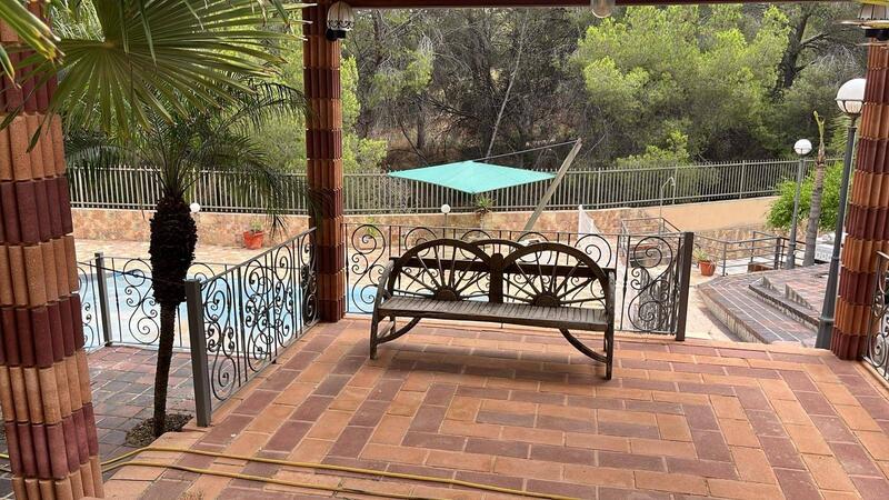 6 Cuarto Villa en venta