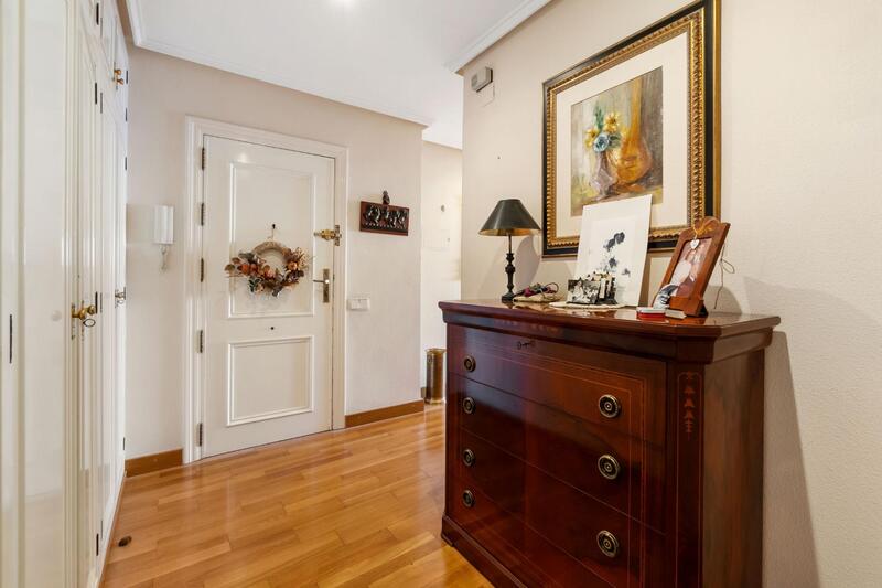 4 Schlafzimmer Appartement zu verkaufen