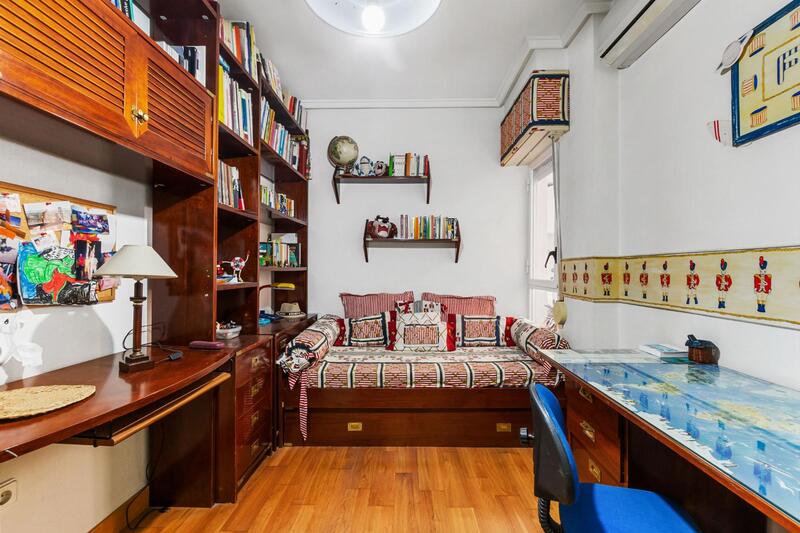 4 Schlafzimmer Appartement zu verkaufen