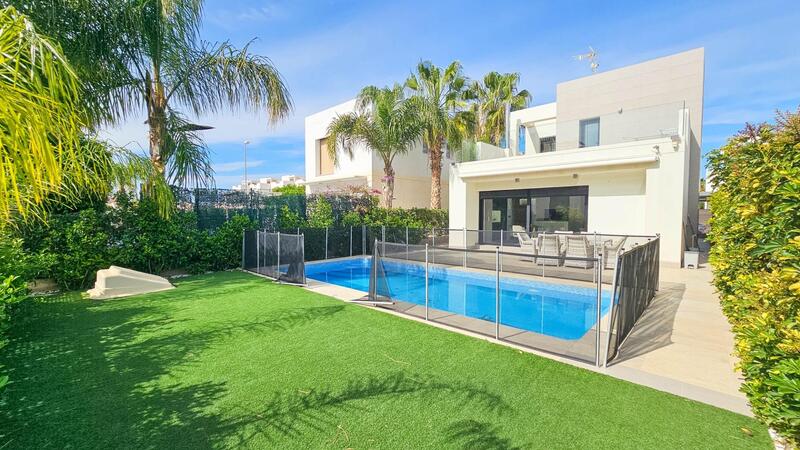 Villa for sale in Rojales, Alicante