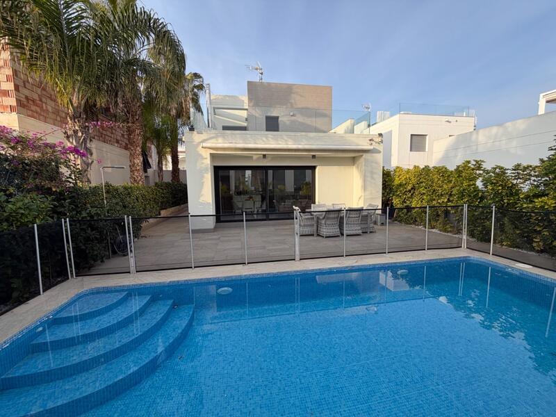 Villa for sale in Rojales, Alicante